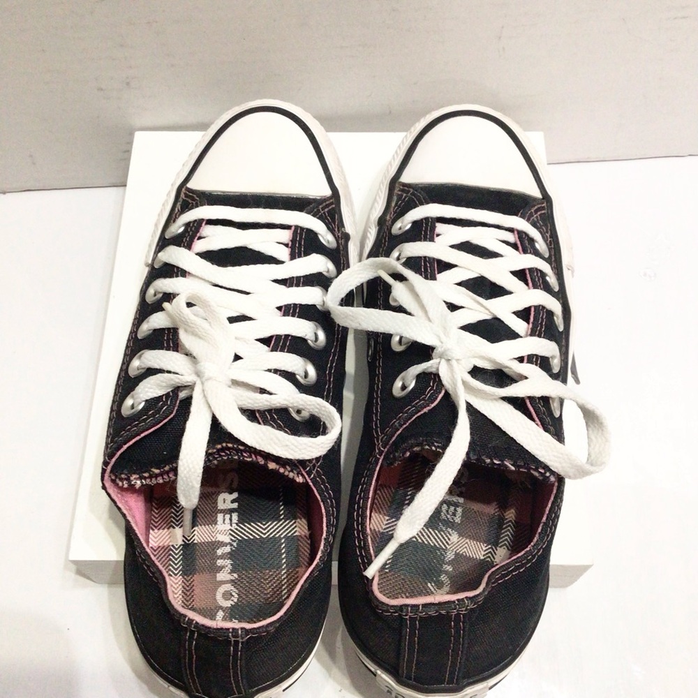 Converse Shoes - Picture 4 of 12